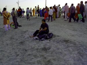AskDushyant watching sangam spiritual vibe morning time triveni sangam ghat on maha shivratra snan 10th march 2013 allahabad bike trip mahakumbh 2013 memoir