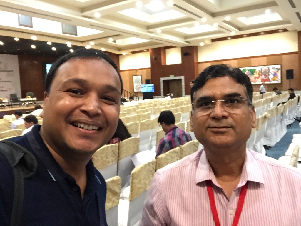 socializing with deligates StartUp India Conference Pravasi Bhartiya kendra New Delhi September 2017 AskDushyant