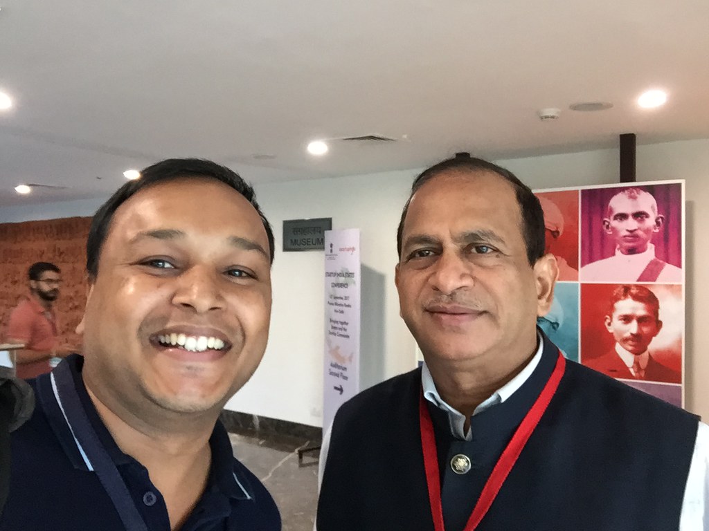 socializing with secretary Ramesh Abhishek StartUp India Conference Pravasi Bhartiya kendra New Delhi September 2017 AskDushyant