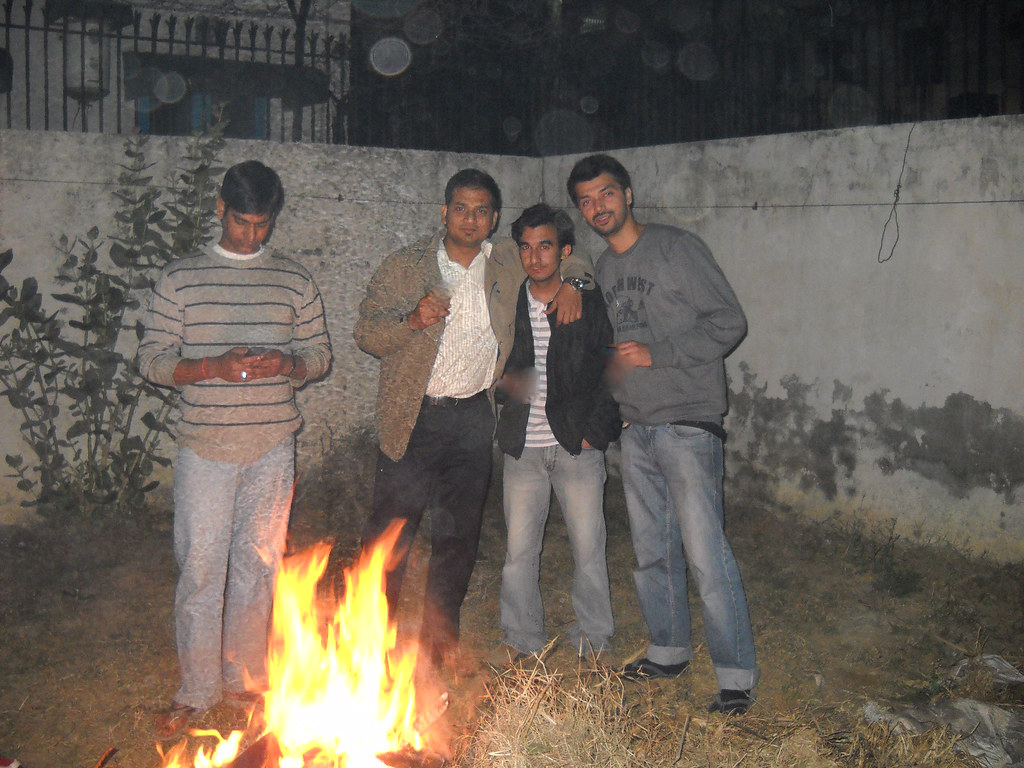 Bonfire batch 2006 New year party NIT Alumni New year 2010 House 1435 sector 15 gurgaon askdushyant