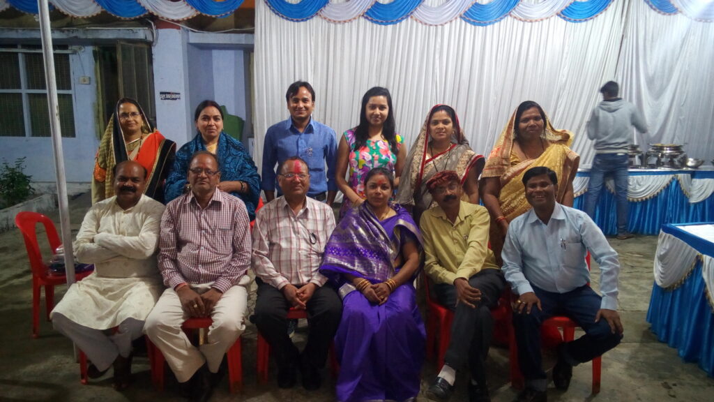Famil and relative photo My Father Retirement Memoir Dushyant Gadewal #AskDushyant