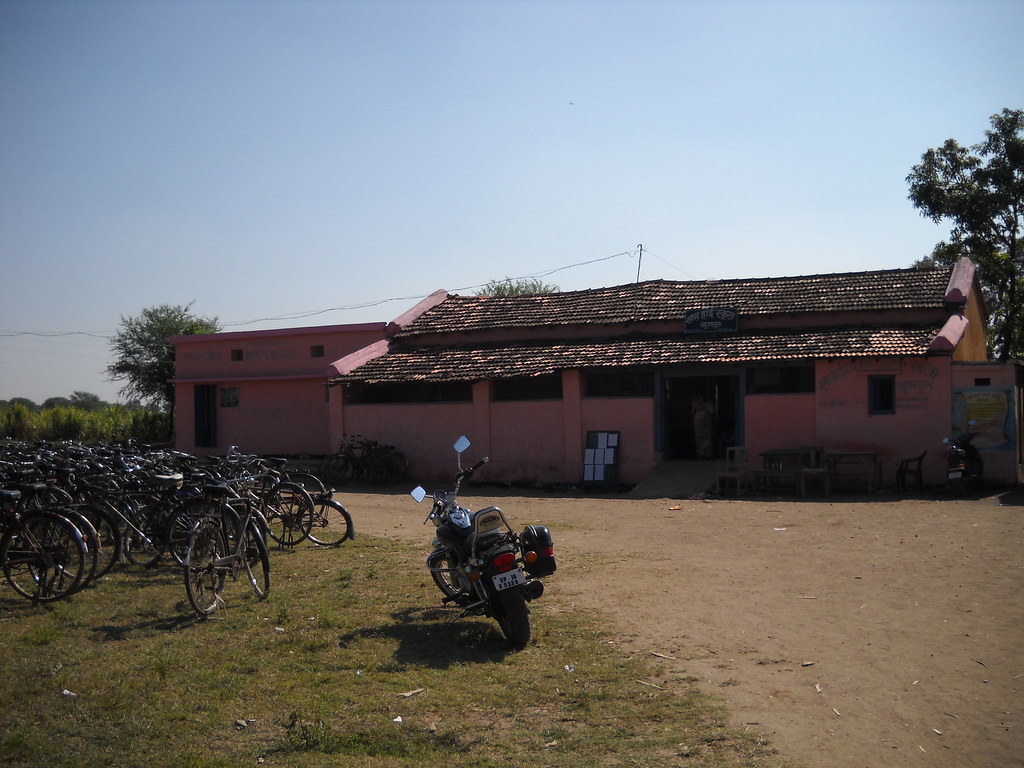 amazingly remote school at remote place of khulri madhya pradesh bike trip dushyant gadewal #askdushyant yr 2009