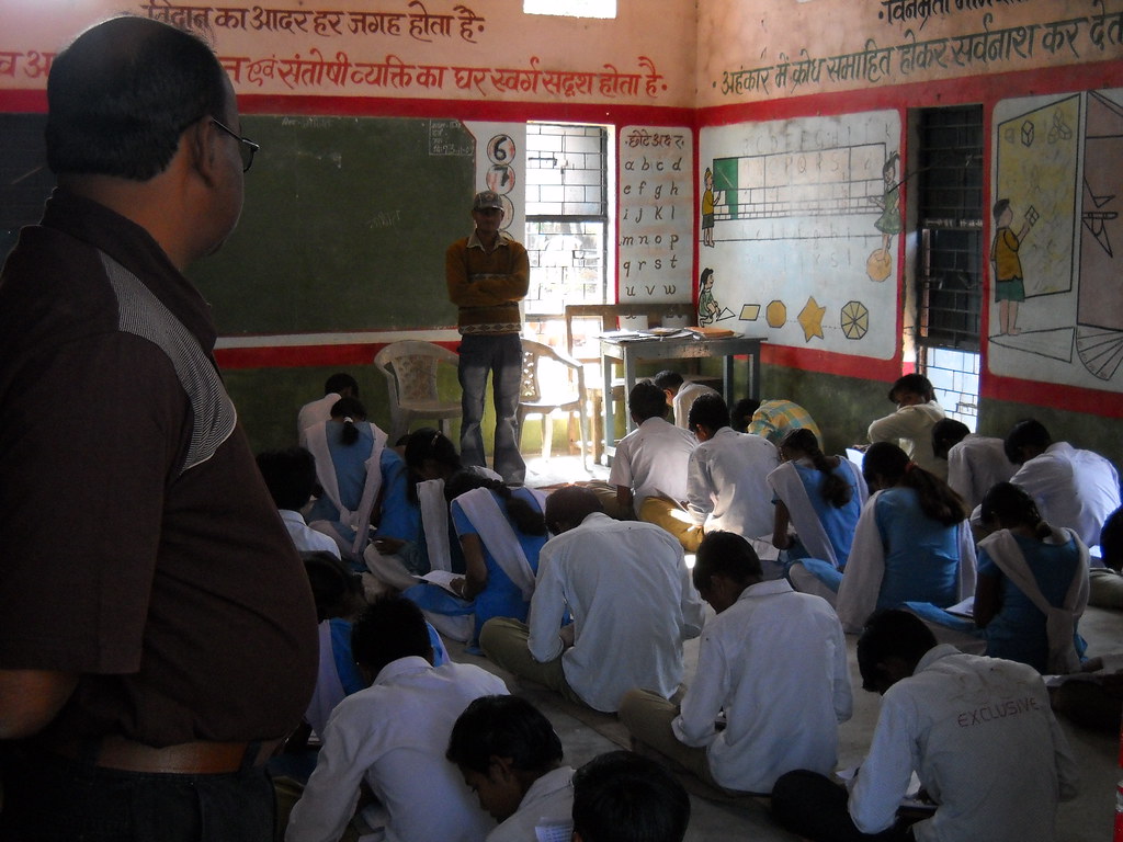date with school children khulri madhya pradesh bike trip dushyant gadewal #askdushyant yr 2009
