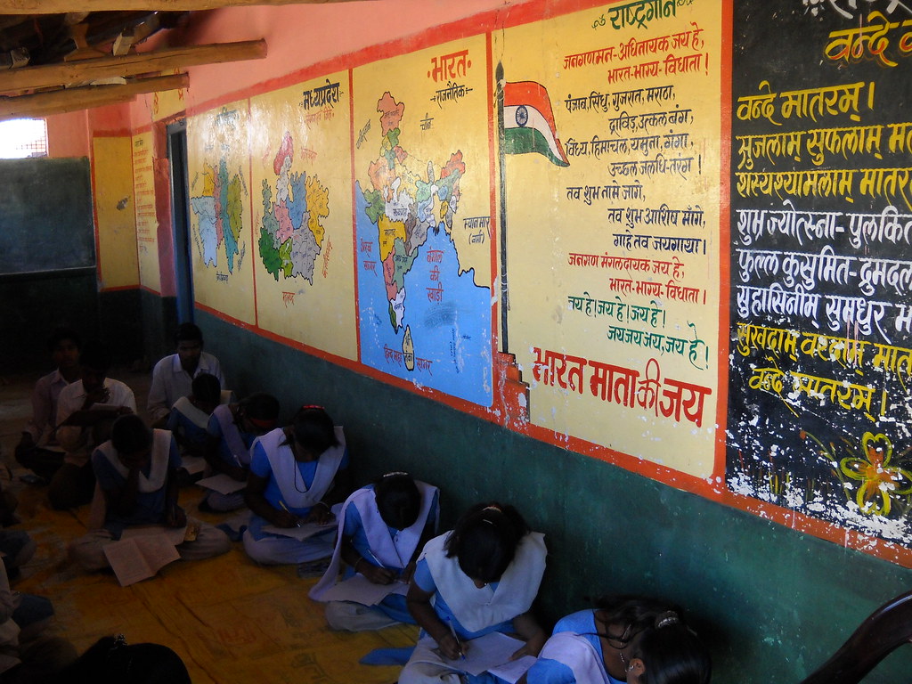 future of tomorrow date with school children khulri madhya pradesh bike trip dushyant gadewal #askdushyant yr 2009
