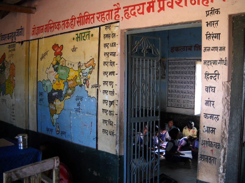 one india good education school children khulri madhya pradesh bike trip dushyant gadewal #askdushyant yr 2009