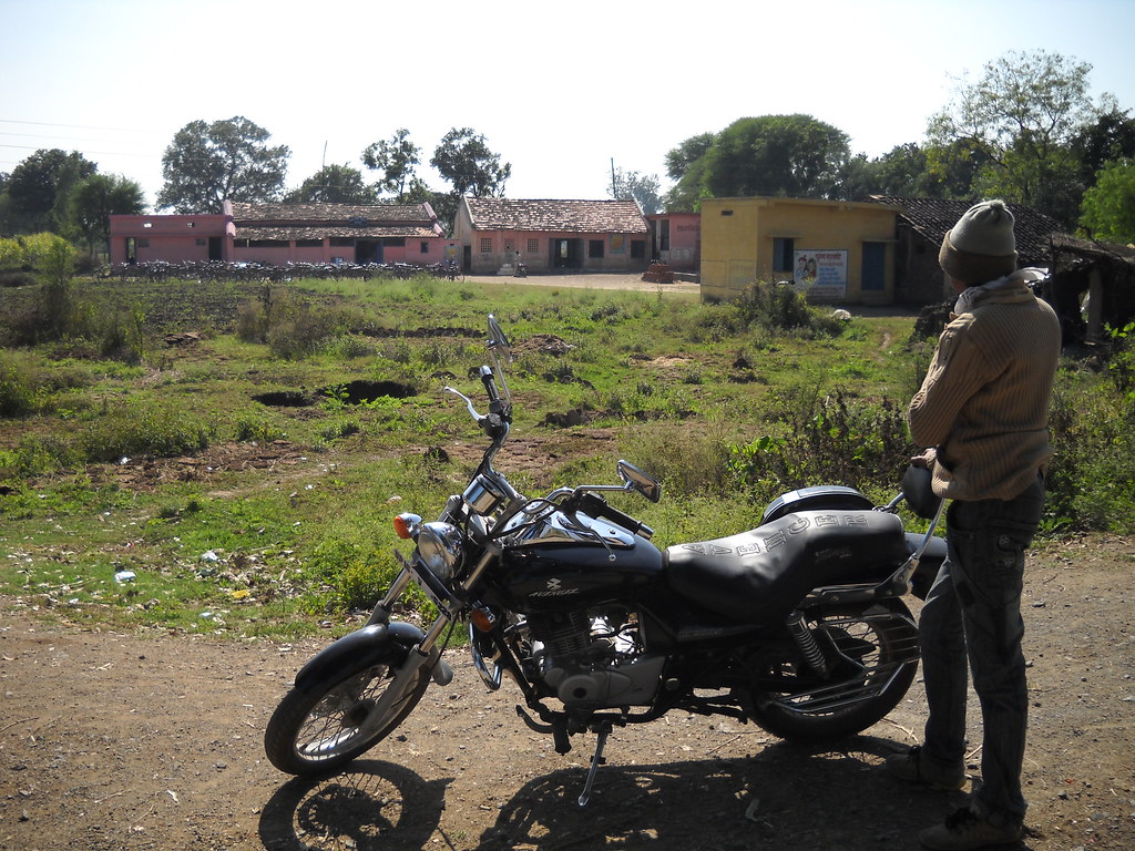 school visit khulri madhya pradesh bike trip dushyant gadewal #askdushyant yr 2009